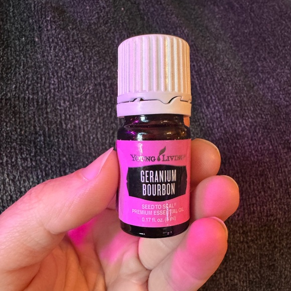 NEW Young Living Geranium Bourbon Oil - Picture 1 of 1